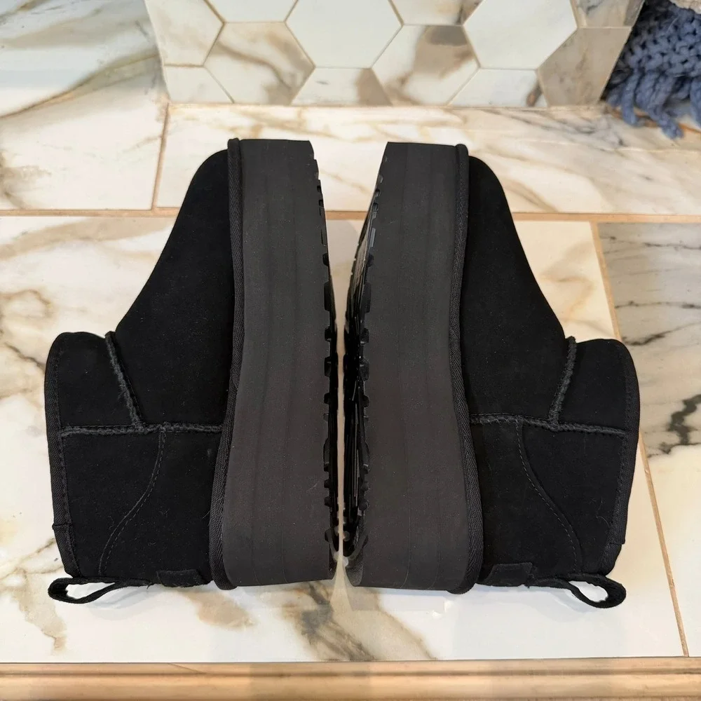 UGG Classic Ultra Mini Platform Black Suede Sheepskin Lined Ankle Boots Womens 6